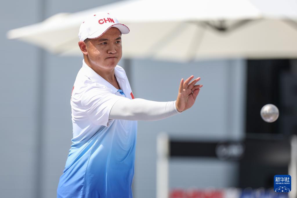 球男子单人, 新华社记者